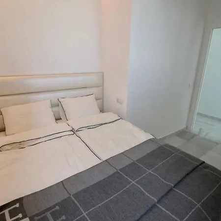 First Line Puerto Banus Harbour, 3 Bedroom Luxury Apartment,